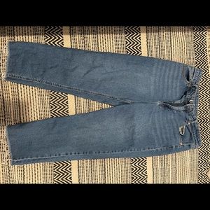 Light washed cropped jeans